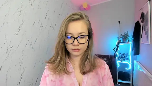 holly xglam online show from 02/11/26, 07:52