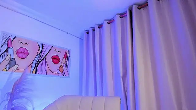 SkiinnyAna online show from 11/03/25, 07:37