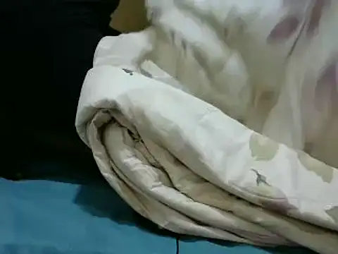 Snapshot of sweet_lily2 chatting on 02/16/25, 01:36 sweet lily2 online show from 02/16/25, 01:36