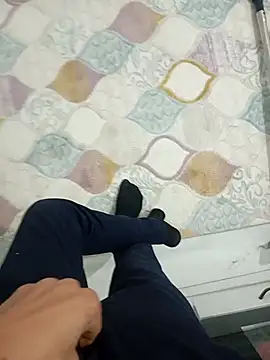 Kurtsikicixh online show from 10/31/25, 02:23