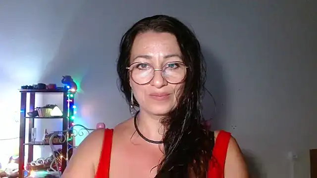 Snapshot of KeisyNeonX chatting on 10/21/25, 07:47 KeisyNeonX online show from 10/21/25, 07:47