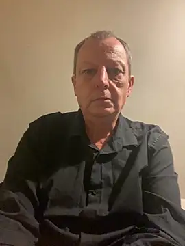 Snapshot of chubbybear2cum chatting on 09/22/25, 02:02 chubbybear2cum online show from 09/22/25, 02:02