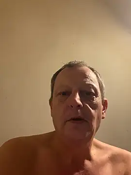 Snapshot of chubbybear2cum chatting on 10/25/25, 04:42 chubbybear2cum online show from 10/25/25, 04:42