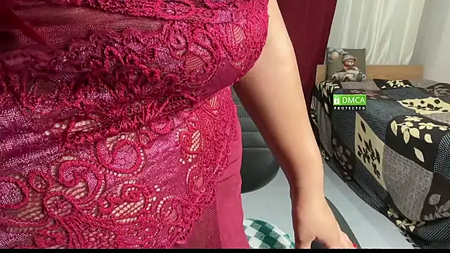 Snapshot of Aishwarya_101_ chatting on 05/11/26, 04:37 Aishwarya 101 online show from 05/11/26, 04:37