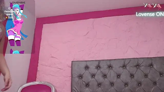 Snapshot of Pearl_Michelts chatting on 10/23/25, 12:48 Pearl Michelts online show from 10/23/25, 12:48