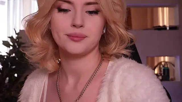 Chriss Fox online show from 04/12/26, 03:28