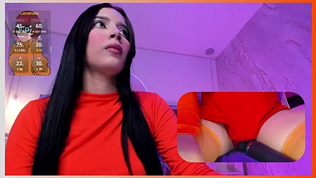 SweetieCloe  online show from 05/17/26, 08:49