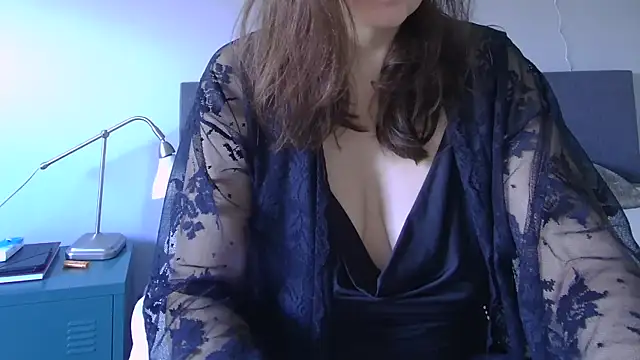 Ella Next Door online show from 02/06/25, 10:26