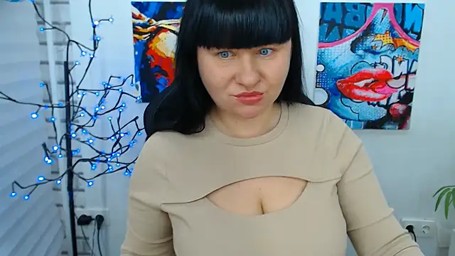 Snapshot of Sexy_MALIKKA chatting on 11/25/25, 03:28 Sexy MALIKKA online show from 11/25/25, 03:28