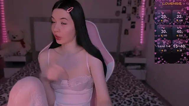 Snapshot of CoddleWeeper_ chatting on 12/25/24, 07:35 CoddleWeeper online show from 12/25/24, 07:35