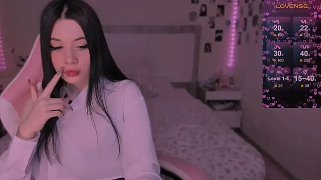 Snapshot of CoddleWeeper_ chatting on 12/30/24, 07:26 CoddleWeeper online show from 12/30/24, 07:26