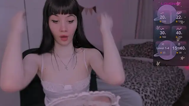 Snapshot of CoddleWeeper_ chatting on 03/17/25, 08:07 CoddleWeeper online show from 03/17/25, 08:07