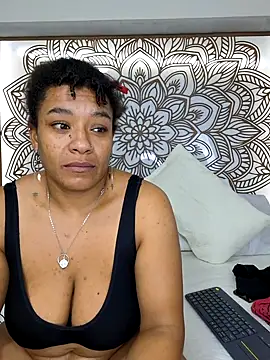 Snapshot of Selket11 chatting on 01/09/25, 05:11 Selket11 online show from 01/09/25, 05:11