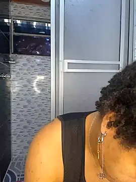 Snapshot of Selket11 chatting on 01/28/25, 10:12 Selket11 online show from 01/28/25, 10:12