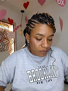 Snapshot of Selket11 chatting on 02/04/25, 05:01 Selket11 online show from 02/04/25, 05:01