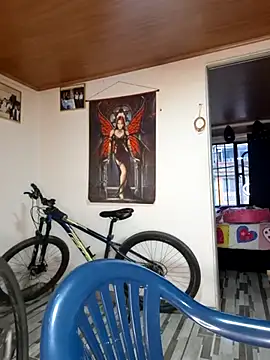 Snapshot of Selket11 chatting on 02/05/25, 10:55 Selket11 online show from 02/05/25, 10:55