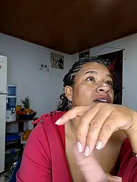 Snapshot of Selket11 chatting on 02/08/25, 01:33 Selket11 online show from 02/08/25, 01:33