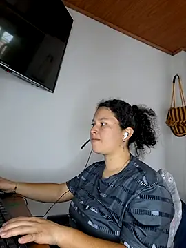 Snapshot of Selket11 chatting on 03/04/25, 03:15 Selket11 online show from 03/04/25, 03:15