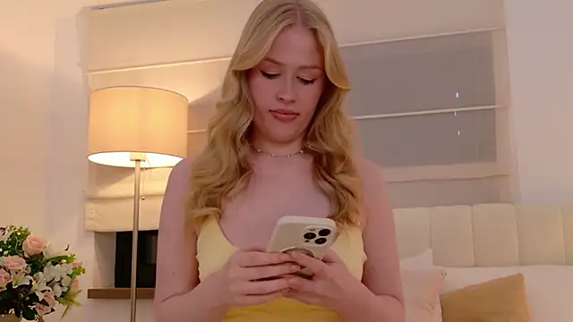 Snapshot of JuliaJaee chatting on 06/07/26, 05:06 JuliaJaee online show from 06/07/26, 05:06