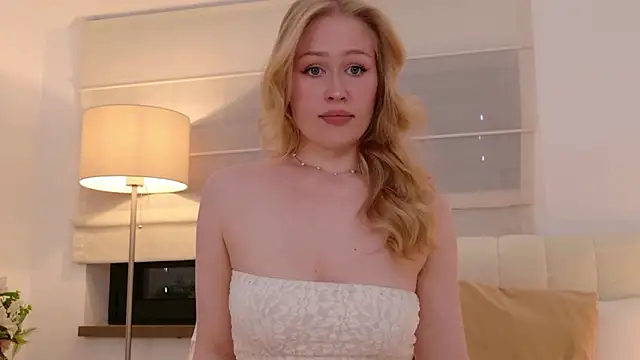 Snapshot of JuliaJaee chatting on 06/16/26, 03:58 JuliaJaee online show from 06/16/26, 03:58