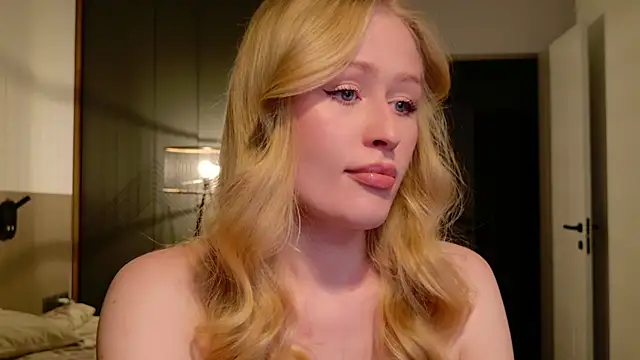 Snapshot of JuliaJaee chatting on 07/11/26, 04:43 JuliaJaee online show from 07/11/26, 04:43