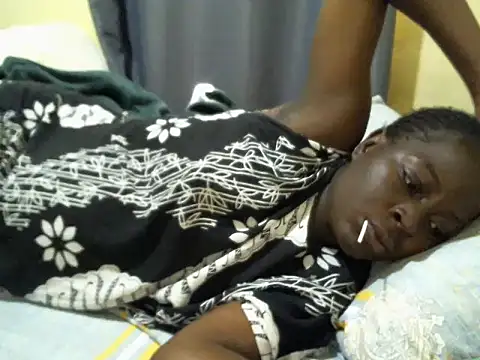 Snapshot of ara_bella chatting on 12/06/24, 07:43 ara bella online show from 12/06/24, 07:43