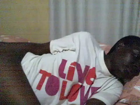 Snapshot of ara_bella chatting on 10/28/25, 10:45 ara bella online show from 10/28/25, 10:45