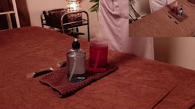 Snapshot of ManaMi-maru chatting on 10/12/25, 12:37 ManaMi-maru online show from 10/12/25, 12:37