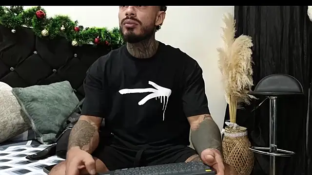 john cartter1 online show from 12/14/25, 11:04