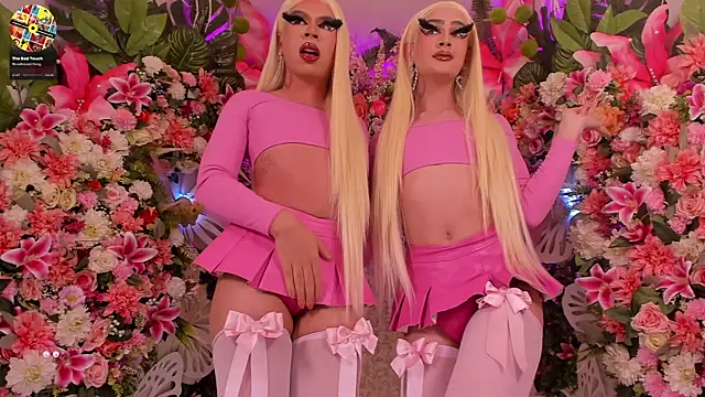 Snapshot of AlisonSharon chatting on 03/08/25, 07:27 AlisonSharon online show from 03/08/25, 07:27