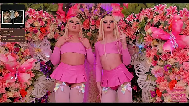 Snapshot of AlisonSharon chatting on 09/21/25, 04:58 AlisonSharon online show from 09/21/25, 04:58