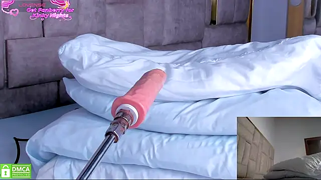 Eris Rose online show from 11/21/25, 08:40