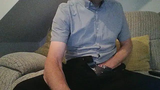 Snapshot of mr_english50 chatting on 09/17/25, 05:20 mr english50 online show from 09/17/25, 05:20