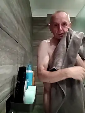 Snapshot of mr_english50 chatting on 12/04/25, 08:17 mr english50 online show from 12/04/25, 08:17