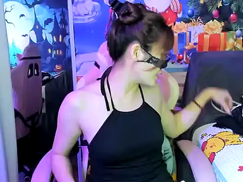 Snapshot of Sugar_lipsz chatting on 01/06/25, 04:15 Sugar lipsz online show from 01/06/25, 04:15