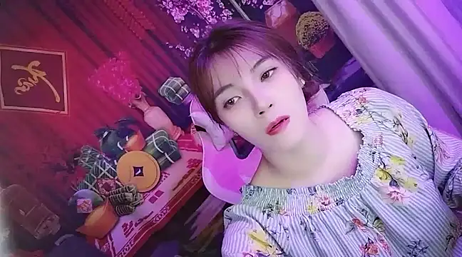 Snapshot of Sugar_lipsz chatting on 02/07/25, 03:45 Sugar lipsz online show from 02/07/25, 03:45