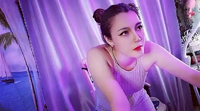 Snapshot of Sugar_lipsz chatting on 03/04/25, 04:20 Sugar lipsz online show from 03/04/25, 04:20