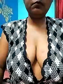 Snapshot of Nancy-22 chatting on 12/02/24, 06:32 Nancy-22 online show from 12/02/24, 06:32