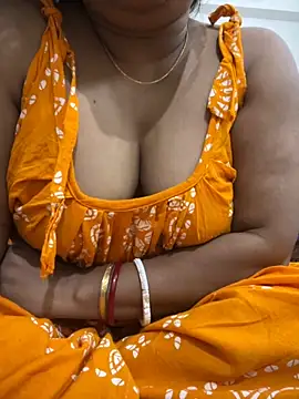 Snapshot of Nancy-22 chatting on 11/07/25, 09:42 Nancy-22 online show from 11/07/25, 09:42