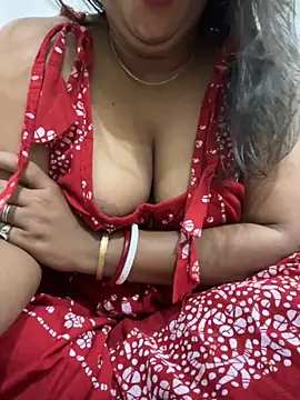 Snapshot of Nancy-22 chatting on 11/10/25, 01:32 Nancy-22 online show from 11/10/25, 01:32