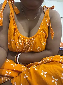 Snapshot of Nancy-22 chatting on 11/17/25, 06:08 Nancy-22 online show from 11/17/25, 06:08