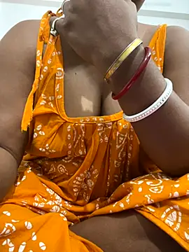 Snapshot of Nancy-22 chatting on 11/18/25, 11:47 Nancy-22 online show from 11/18/25, 11:47