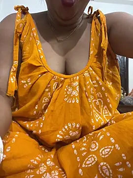 Snapshot of Nancy-22 chatting on 12/17/25, 01:28 Nancy-22 online show from 12/17/25, 01:28