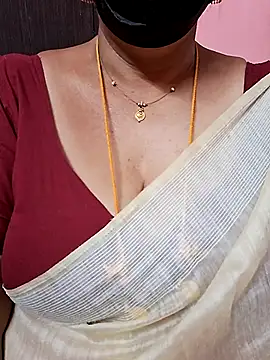 Snapshot of ananya956 chatting on 11/06/25, 11:44 ananya956 online show from 11/06/25, 11:44