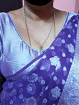 Snapshot of ananya956 chatting on 12/16/25, 12:21 ananya956 online show from 12/16/25, 12:21