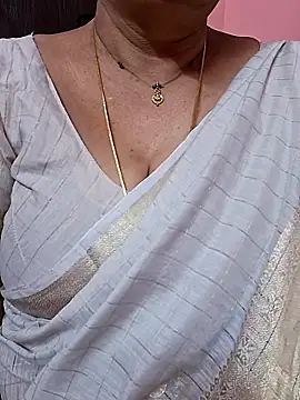 Snapshot of ananya956 chatting on 02/24/26, 06:33 ananya956 online show from 02/24/26, 06:33