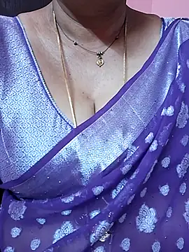 Snapshot of ananya956 chatting on 04/25/26, 10:07 ananya956 online show from 04/25/26, 10:07