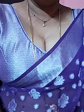 Snapshot of ananya956 chatting on 04/26/26, 12:14 ananya956 online show from 04/26/26, 12:14