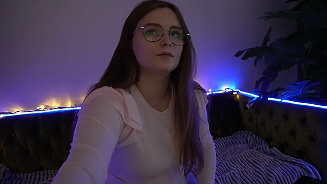 Snapshot of MagicPeachh_ chatting on 12/16/24, 06:16 MagicPeachh online show from 12/16/24, 06:16