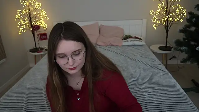 Snapshot of MagicPeachh_ chatting on 12/17/24, 01:49 MagicPeachh online show from 12/17/24, 01:49